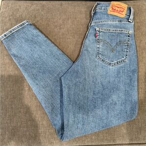 Levi's Mom’s Fit High Rise Blue Jeans